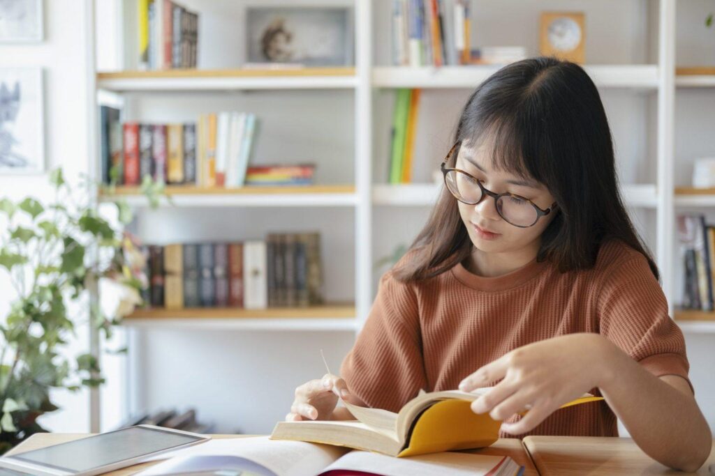 8 cách để đọc nhiều sách hơn mà vẫn có thời gian nghỉ ngơi? % doc sach 1